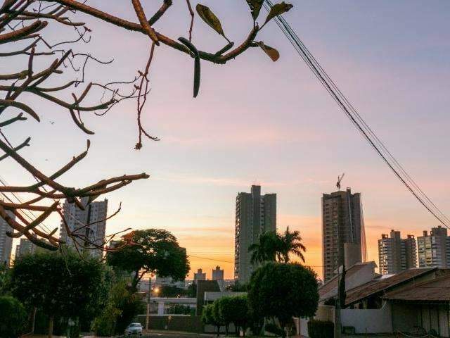 Segunda-feira ser&aacute; de c&eacute;u claro e n&eacute;voa seca em Mato Grosso do Sul