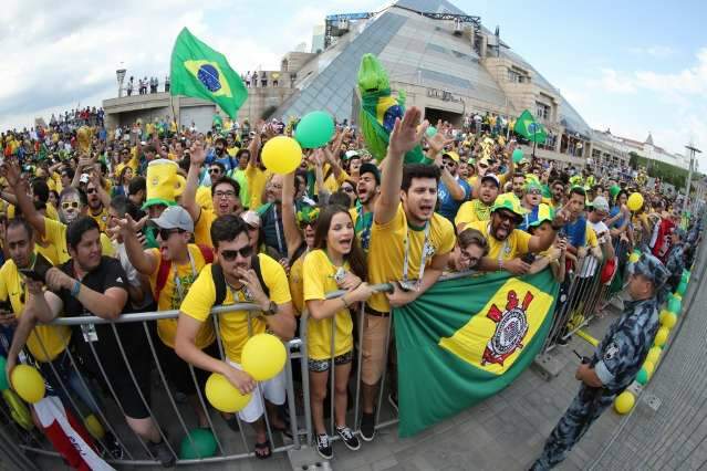 VÍDEO: festa da torcida e jogadores com a classificação antecipada