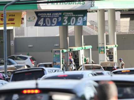 Consumidor pode monitorar preço dos combustíveis em tempo real