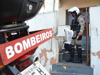 Rodrigo foi levado pelo Corpo de Bombeiros para a Santa Casa. (Foto: Minamar Júnior)