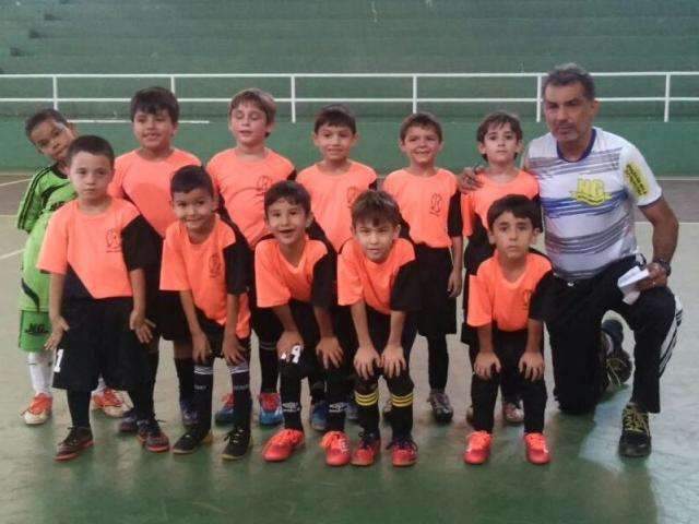 Disputa no interior da Copa Pelezinho teve jogos equilibrados e goleadas