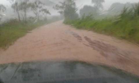 Chuva causa prejuízos, cria atoleiros e suspende aulas na zona rural