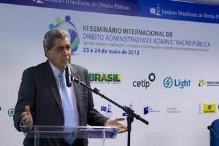 Governador falou durante seminário de Direito Administrativo e Administração Pública (Foto: Divulgação)
