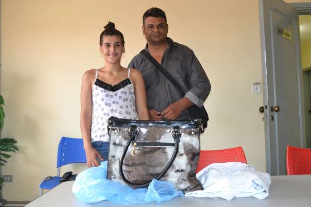 Dona de bolsa perdida com R$ 1,2 mil dentro recupera pertences