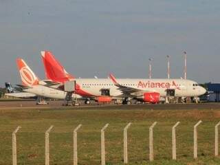 Aeronave da Avianca no Aeroporto Internacional de Campo Grande. (Foto: Arquivo/Campo Grande News)