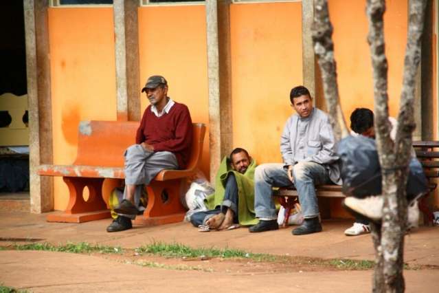 Em madrugada fria, Cetremi recolhe 50 pessoas de pra&ccedil;as e ruas da Capital