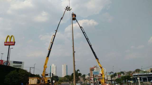 Empresa nega que oscila&ccedil;&atilde;o seja defeito de novas l&acirc;mpadas de LED