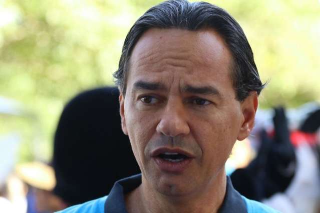 Caminhada pelo Dia do Autista leva prefeito e 400 ao Parque das Na&ccedil;&otilde;es