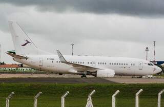 Avião executivo chinês que trouxe grupo de investidores está para no aeroporto da Capital. (Foto: Marcos Ermínio)