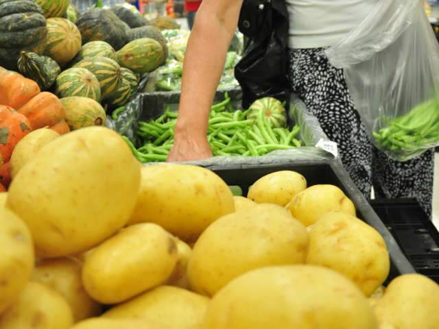  Pre&ccedil;o da cesta b&aacute;sica sobe 0,25%, mas sete produtos ficam mais baratos