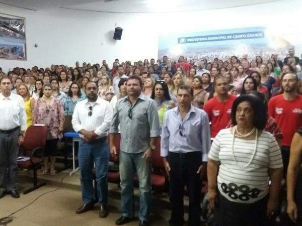&Agrave; espera de proposta da Prefeitura, professores far&atilde;o tr&ecirc;s dias de greve