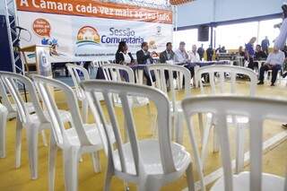 Sessão Comunitária teve duração de 40 minutos e presença de apenas sete vereadores  (Foto: Cleber Gellio)