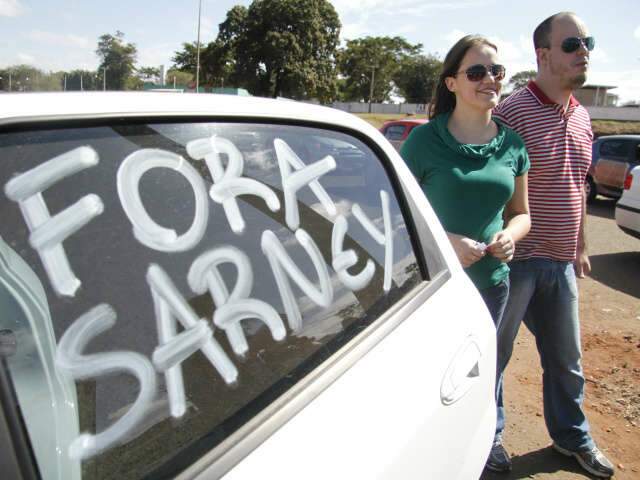  Carreata contra corrup&ccedil;&atilde;o chama a aten&ccedil;&atilde;o pelas ruas, apesar de poucos carros