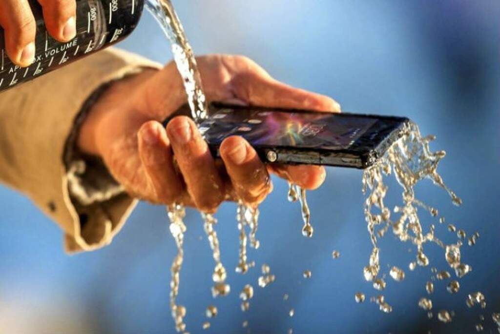 Sony cria celular a prova d'água, que pode ficar 30 minutos submerso Consumo Campo Grande News