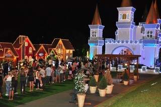 Cidade do Natal recebeu 700 mil visitantes em 2011. (Foto: João Garrigó/Campo Grande News)