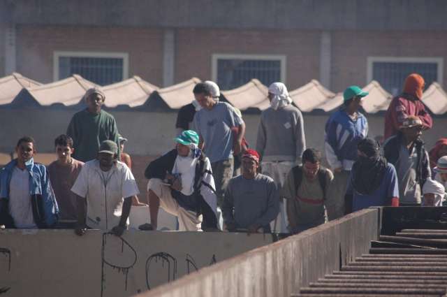 Projeto tenta por fim a indeniza&ccedil;&atilde;o de presos por precariedade das cadeias