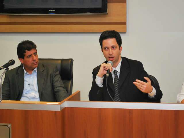  Pre&ccedil;o de estacionamentos domina debate durante audi&ecirc;ncia na C&acirc;mara 