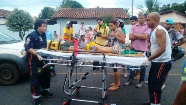 Crian&ccedil;a de seis anos &eacute; atropelada e fica ferida ao tentar atrevessar a rua