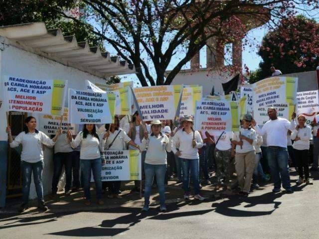 Agentes da sa&uacute;de protestam por melhores condi&ccedil;&otilde;es de trabalho 