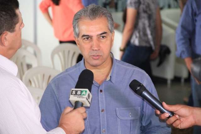 Governador inaugura reforma de escola e participa de solenidade