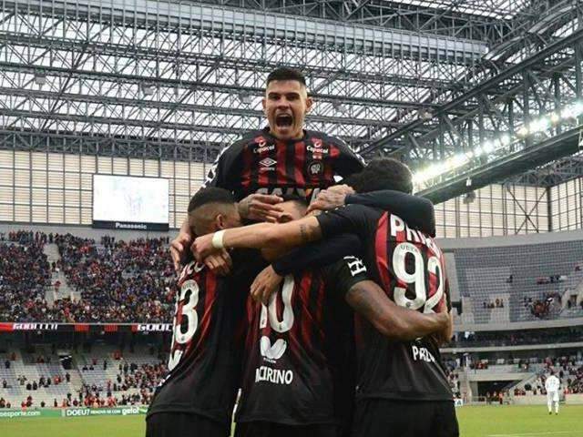 Atl&eacute;tico Paranaense parte para o ataque e faz 4 a 0 no Am&eacute;rica-MG