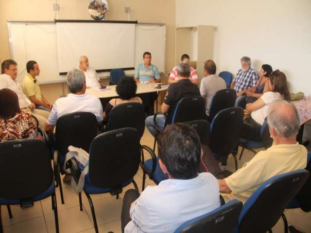 Servidores ter&atilde;o reajuste salarial de 8% a partir de maio retroativo a janeiro