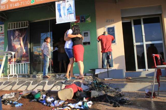 Energisa diz que avisou cliente que teve im&oacute;vel incendiado durante interrup&ccedil;&atilde;o
