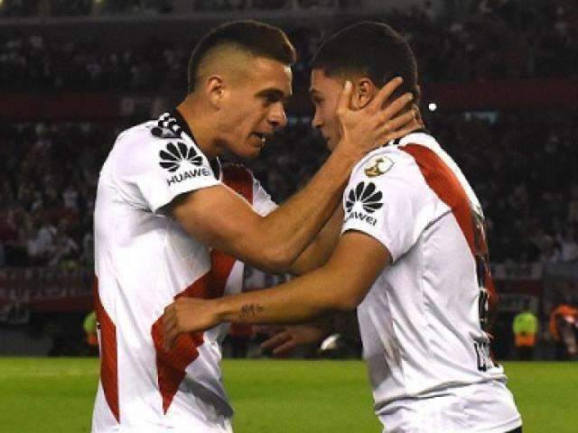 Romero marca, mas n&atilde;o evita derrota de 3 a 1 do Independiente para o River Plate