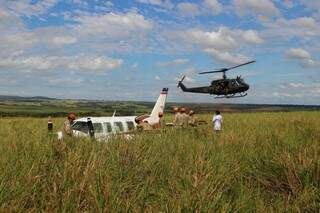 Helicóptero da base aérea auxiliou no resgate da família Huck e tripulação (Foto: Arquivo)