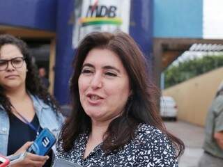 Senadora Simone Tebet durante entrevista na frente da sede do MDB, em 2018. (Foto: Fernando Antunes/Arquivo).