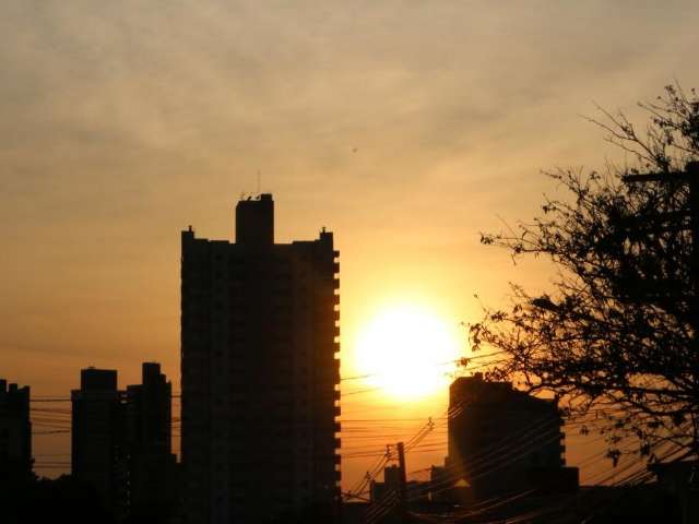 &Aacute;reas de instabilidade continuam a atuar no Estado com chuva forte 