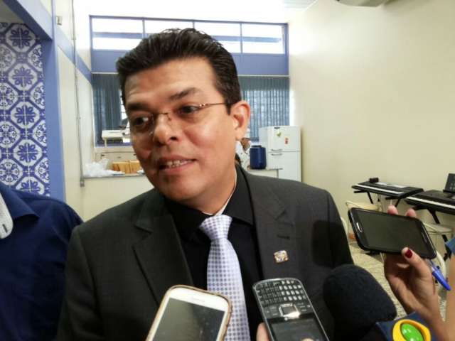 Prefeito planeja cortar R$ 100 milh&otilde;es em despesas at&eacute; o fim do ano