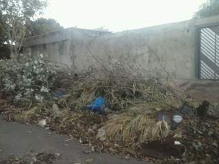 Entulho em rua do Bom Jardim &eacute; reclama&ccedil;&atilde;o de moradores