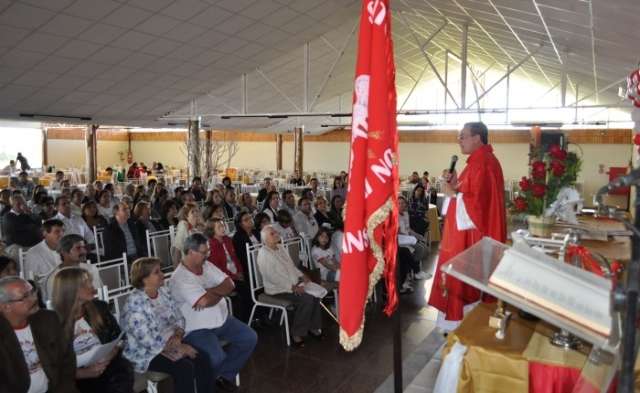 Tradi&ccedil;&atilde;o h&aacute; 20 anos, Festa do Divino traz folclore de Coxim para Capital