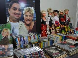 Tem mais de 300 itens relacionados a Xuxa que foram colocados à venda. (Foto: Thailla Torres)
