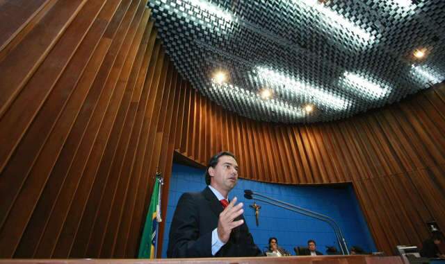  Deputado alerta para possibilidade de cobran&ccedil;a irregular da tarifa de energia