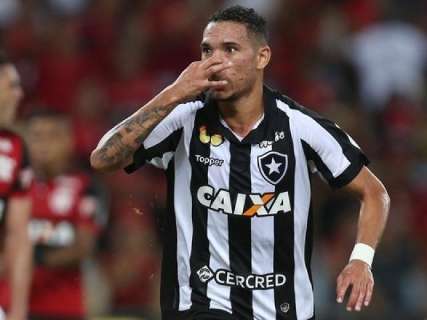 Botafogo vence Flamengo para garantir a primeira vaga da final do Carioca 