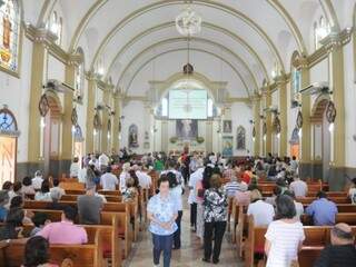 Missa na Igreja São José na manhã deste domingo (Foto: Paulo Francis)