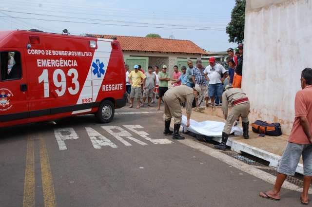 Homem &eacute; morto com disparo de arma de fogo no Dalva de Oliveira II