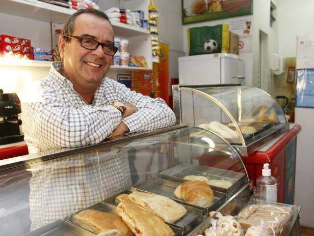 Com foto de Cristiano Ronaldo, lanchonete tem card&aacute;pio portugu&ecirc;s no Centro