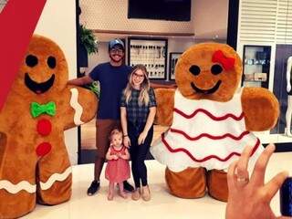 No Shopping Norte Sul a família teve encontro com os Gingerbread no natal (Foto: Facebook/ Norte Sul Plaza)