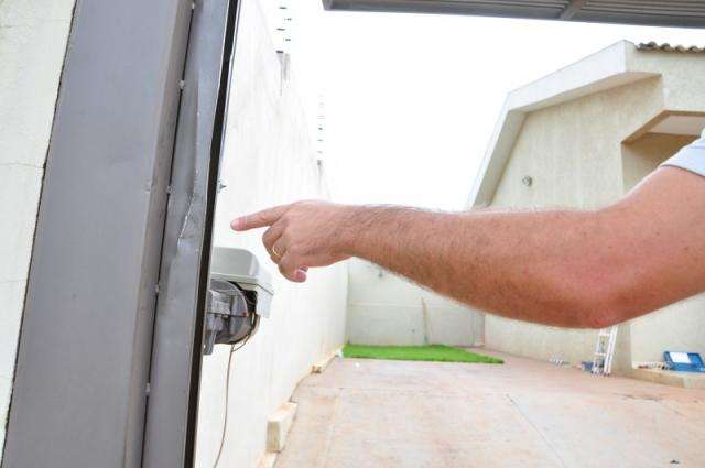 Ap&oacute;s roubo com v&iacute;tima baleada, moradores pedem seguran&ccedil;a