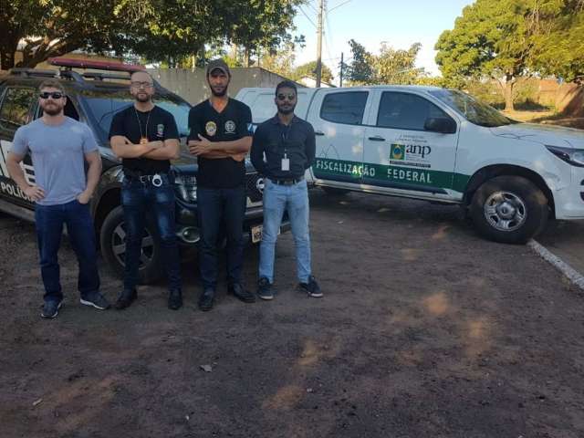 Pol&iacute;cia faz opera&ccedil;&atilde;o in&eacute;dita contra revendas clandestinas de botij&otilde;es