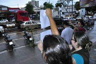 População manifestou apoio aos caminhoneiros. (Foto: Eliel Oliveira)