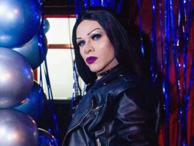 V&iacute;deo mostra suspeito de matar drag queen correndo ap&oacute;s disparo