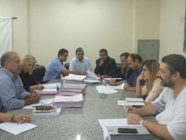 Julgamento de vereadores sobre quebra de decoro s&oacute; sai em 2016