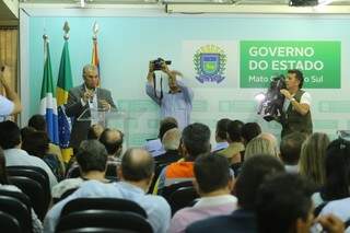 O governador Reinaldo Azambuja durante evento nesta tarde na Governadoria. (Foto: André Bittar)