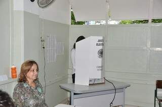 No primeiro turno, 70% dos eleitores compareceram às urnas no dia 5 de outubro  (Foto: Marcelo Calazans) 