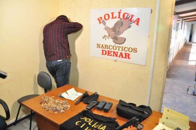 Condenado a 3 anos homem que se passava por policial