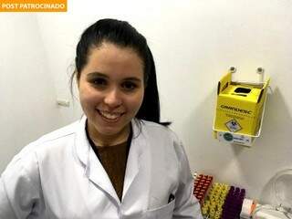 Renata Souza já está atuando como auxiliar de laboratório.